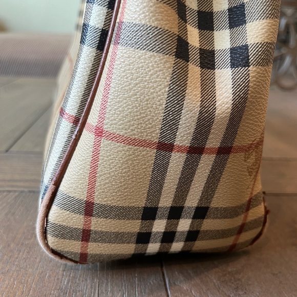 Burberrys shoulder bag. Vintage - Picture 7 of 16